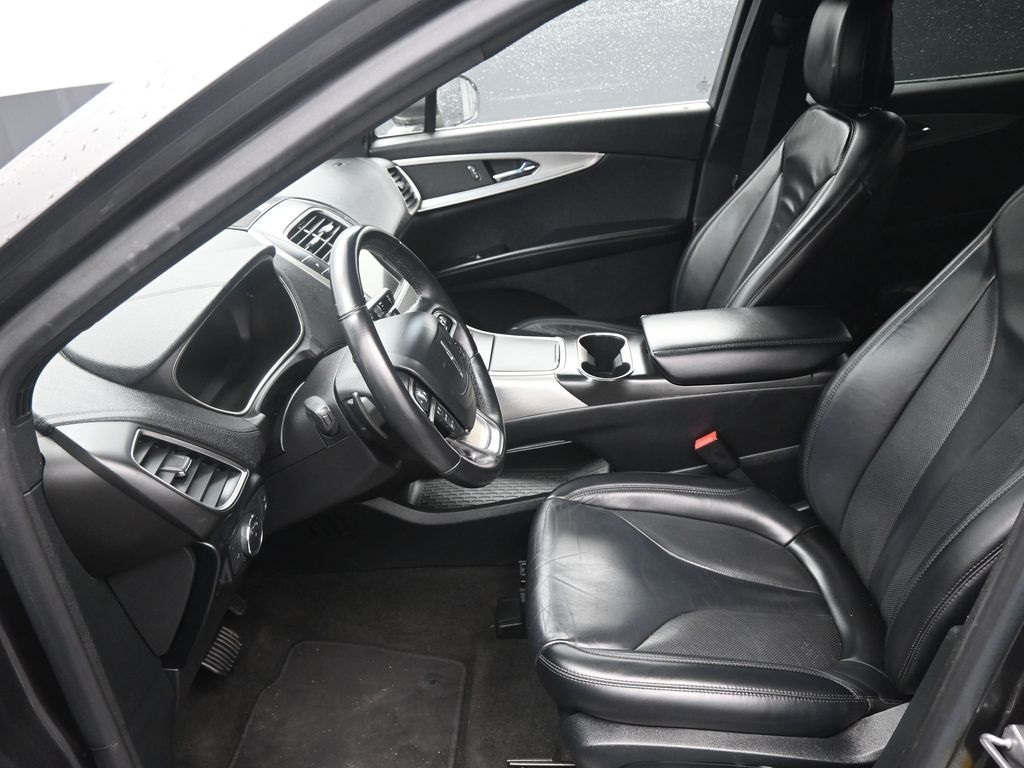 2020 Lincoln Nautilus Standard photo 10