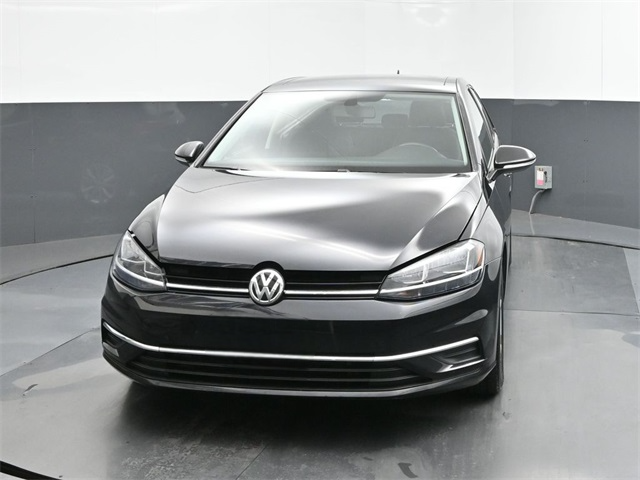 2021 Volkswagen Golf photo 2
