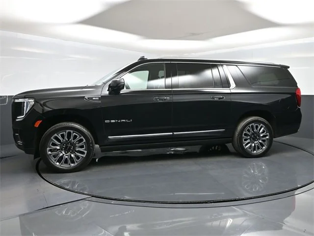 2023 GMC Yukon XL Denali Ultimate photo 2