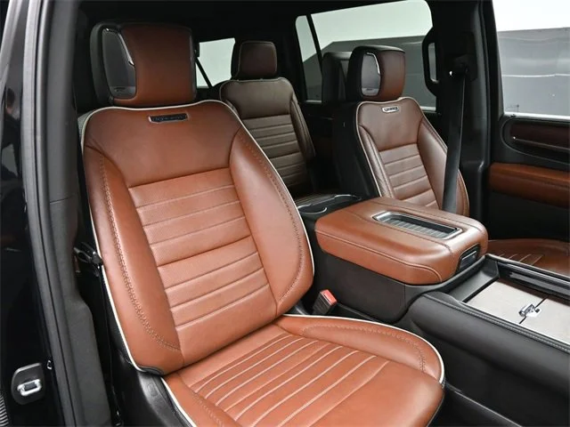 2023 GMC Yukon XL Denali Ultimate photo 7