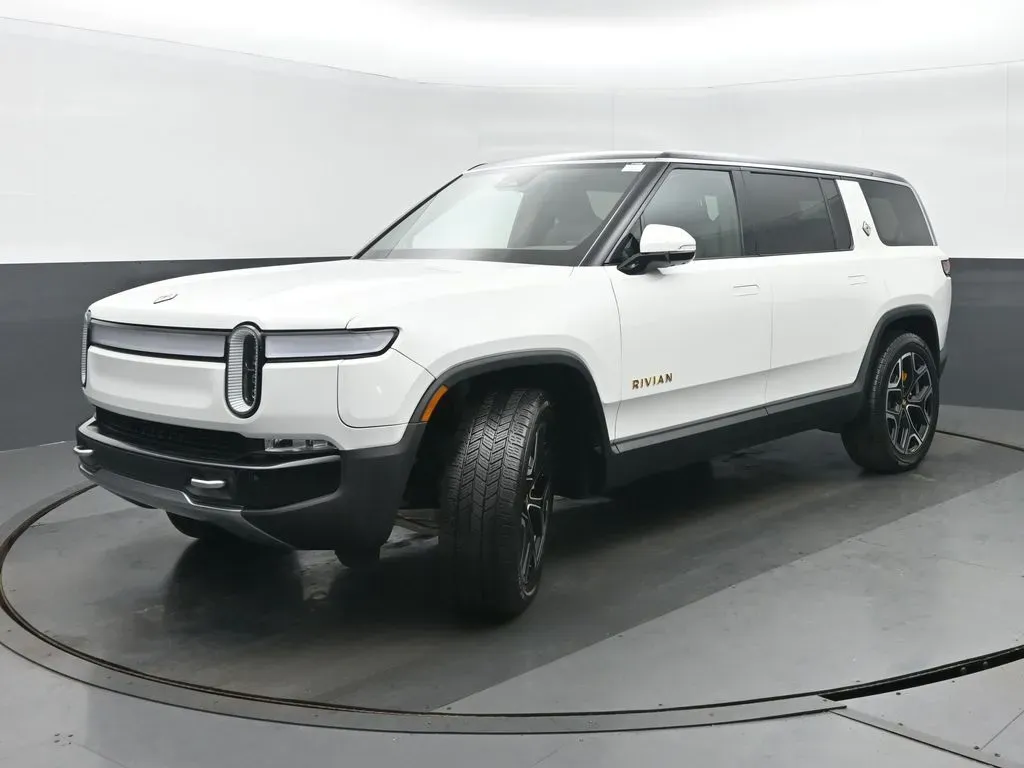 2024 Rivian R1S Adventure